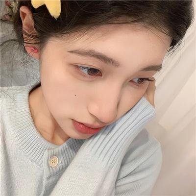 如月微笑